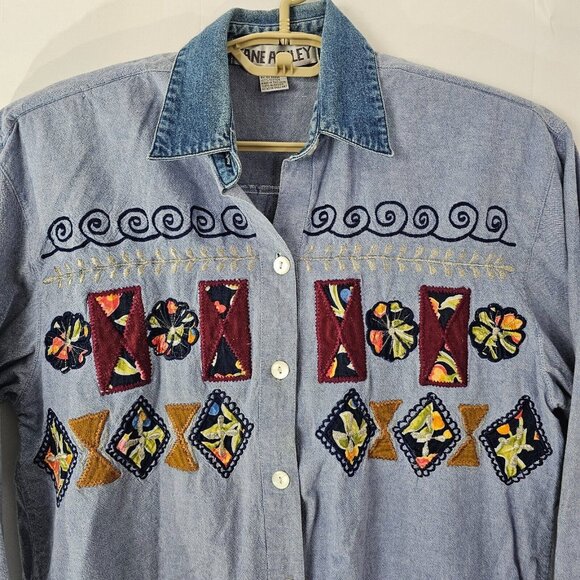 Jane Ashley Button Up Shirt Womens Medium Blue Denim Embroidered Cotton Y2K - Picture 7 of 10